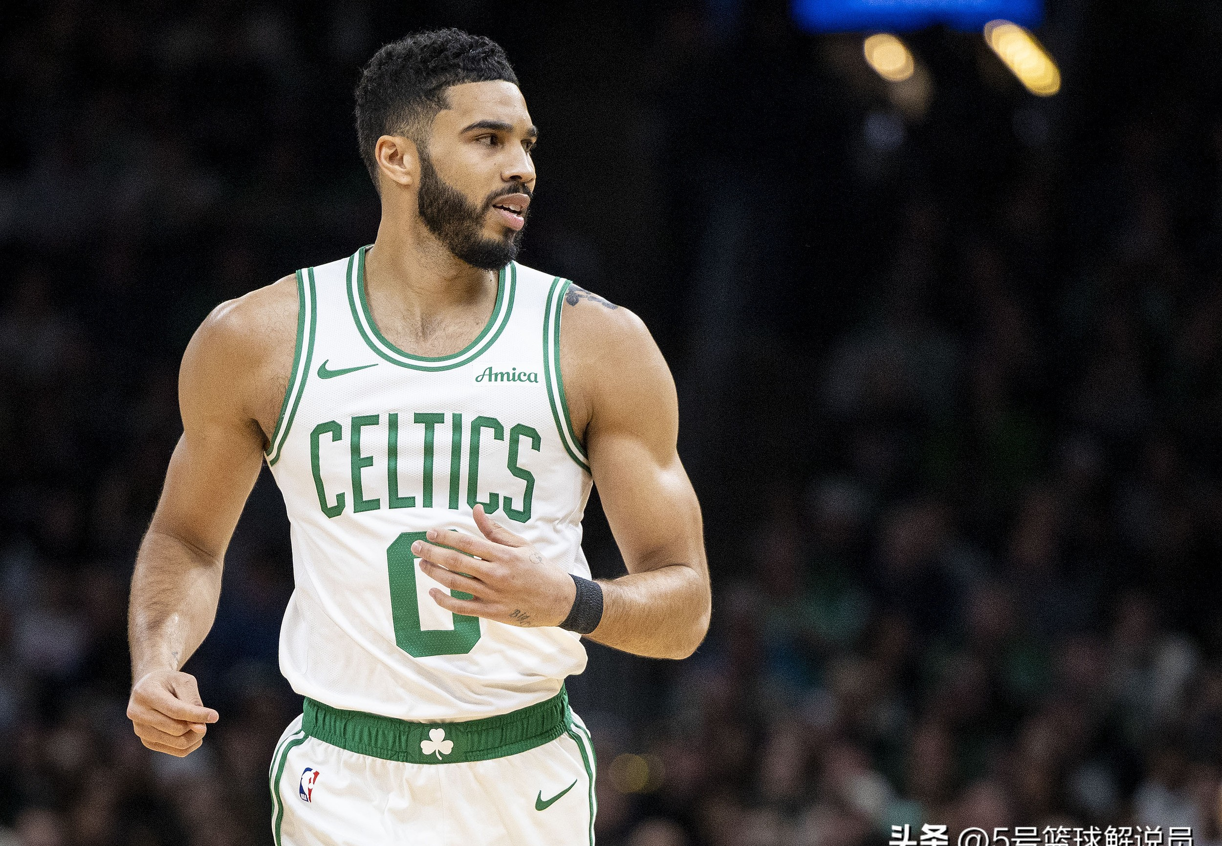 kaiyun官网-关于库里击败老对手塔图姆，晋级之路一路高歌！的信息