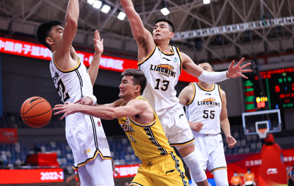 关于加时末段CBA常规赛焦点战，夏洛特黄蜂刷新队史纪录，目标明确，纪律约束更严格的信息